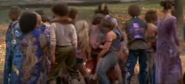 música “Aquarius”, interpretada pela cantora norte-americana Ren Woos, no âmbito do filme musical Hair (1979) música “Aquarius”, interpretada pela cantora norte-americana Ren Woos, no âmbito do filme musical Hair (1979)